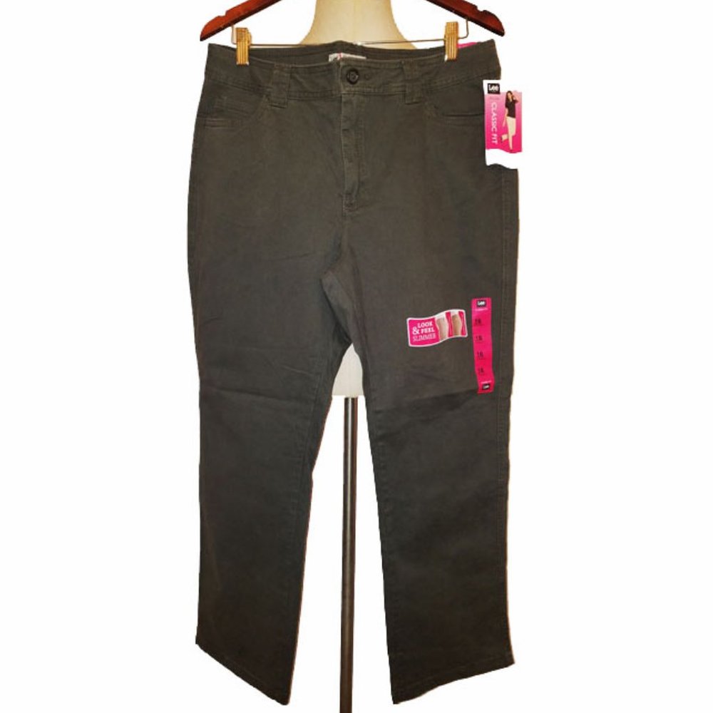 NWT Womens Lee Classic Fit Stretch Jeans 16 Short